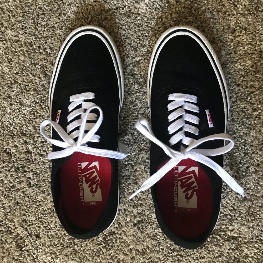 JUST LIKE NEW Black Men’s Vans